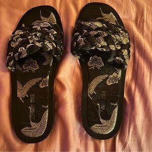 Johnny Was size 10 slides woven crane